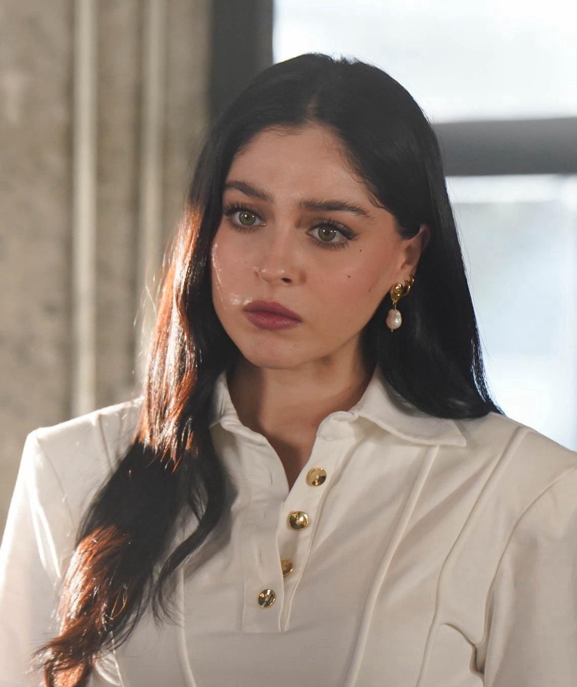 cemre baysel in güller ve günahlar