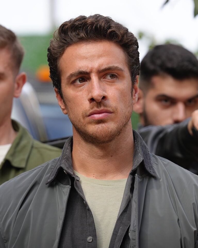 Batuhan Bayar in series tasacak bu deniz deep in love