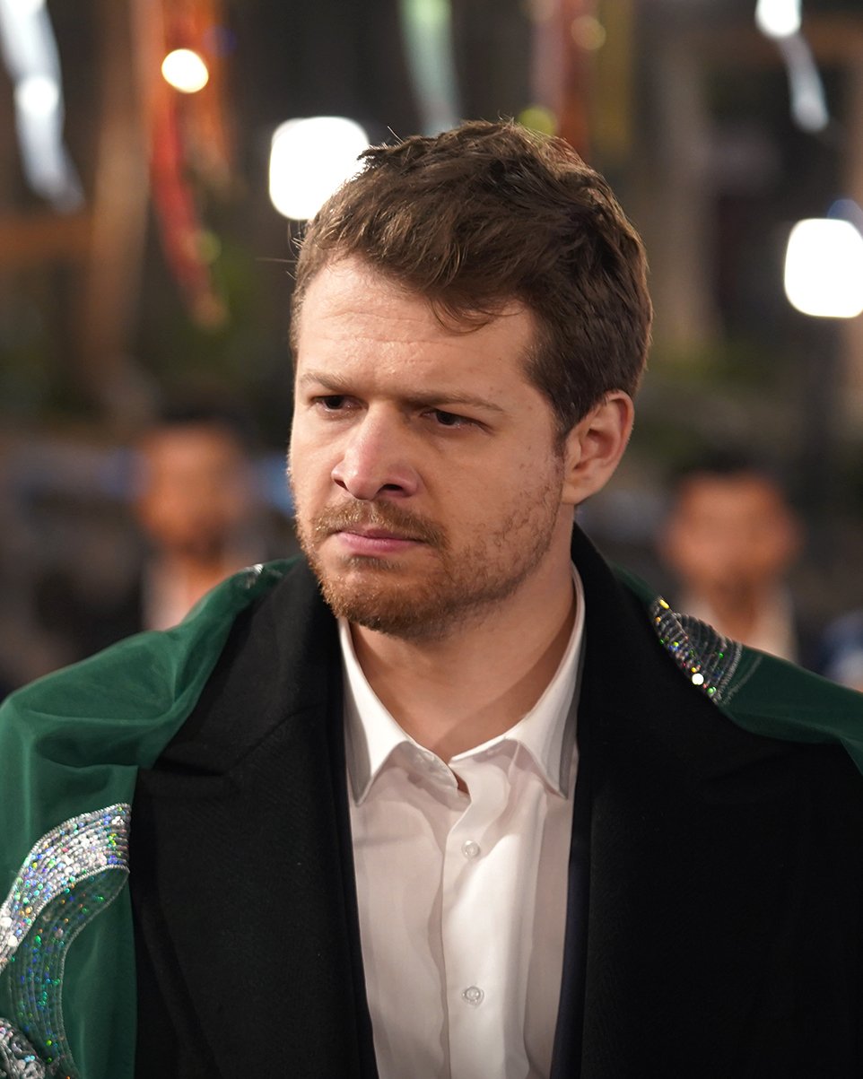 Burak Yörük in tasacak bu deniz, deep in love