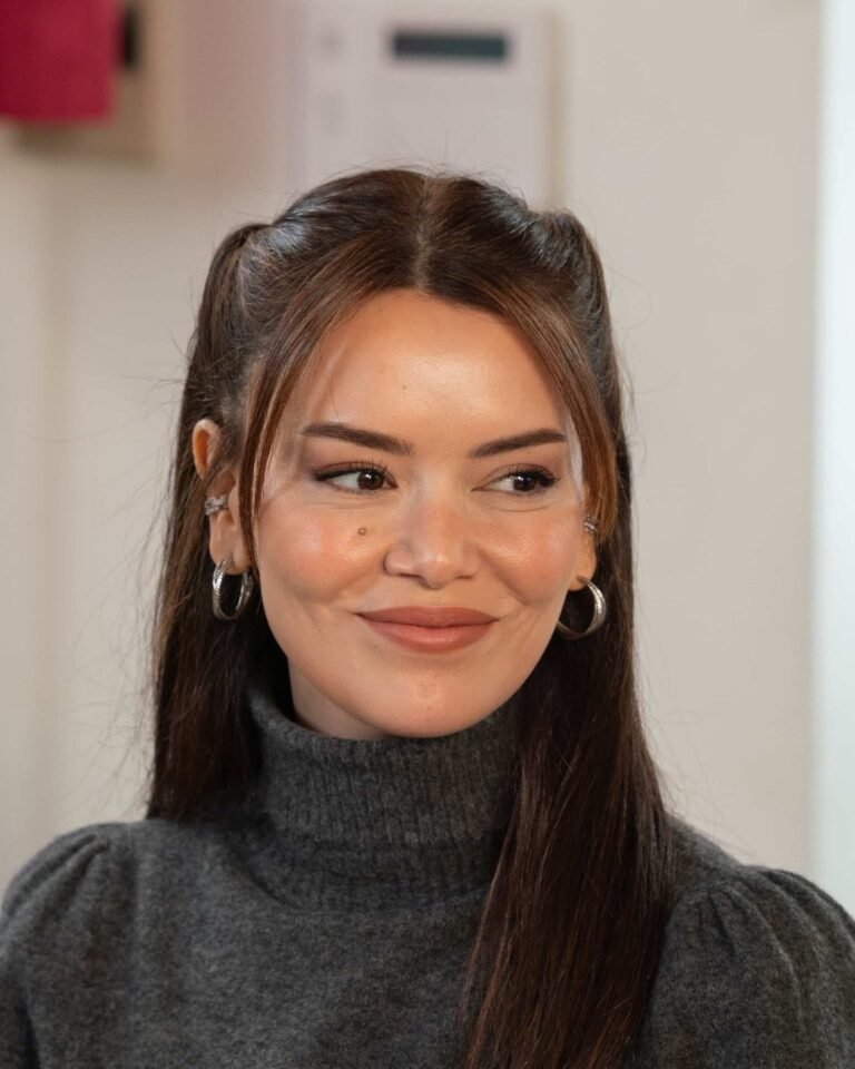 Seray Kaya in Kızılcık şerbeti cranberry sorbet