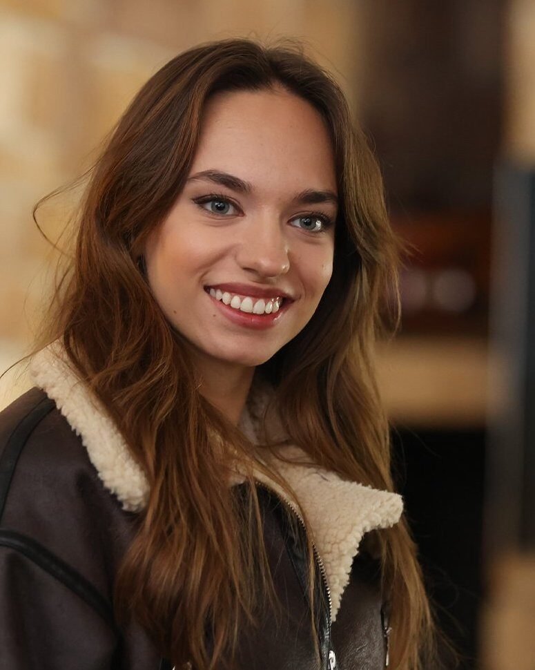 eylül tumbar in kendi düşen ağlamaz